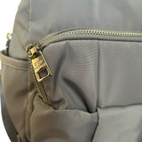 mochila Steve Madden acolchada gris