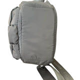 mochila Steve Madden acolchada gris