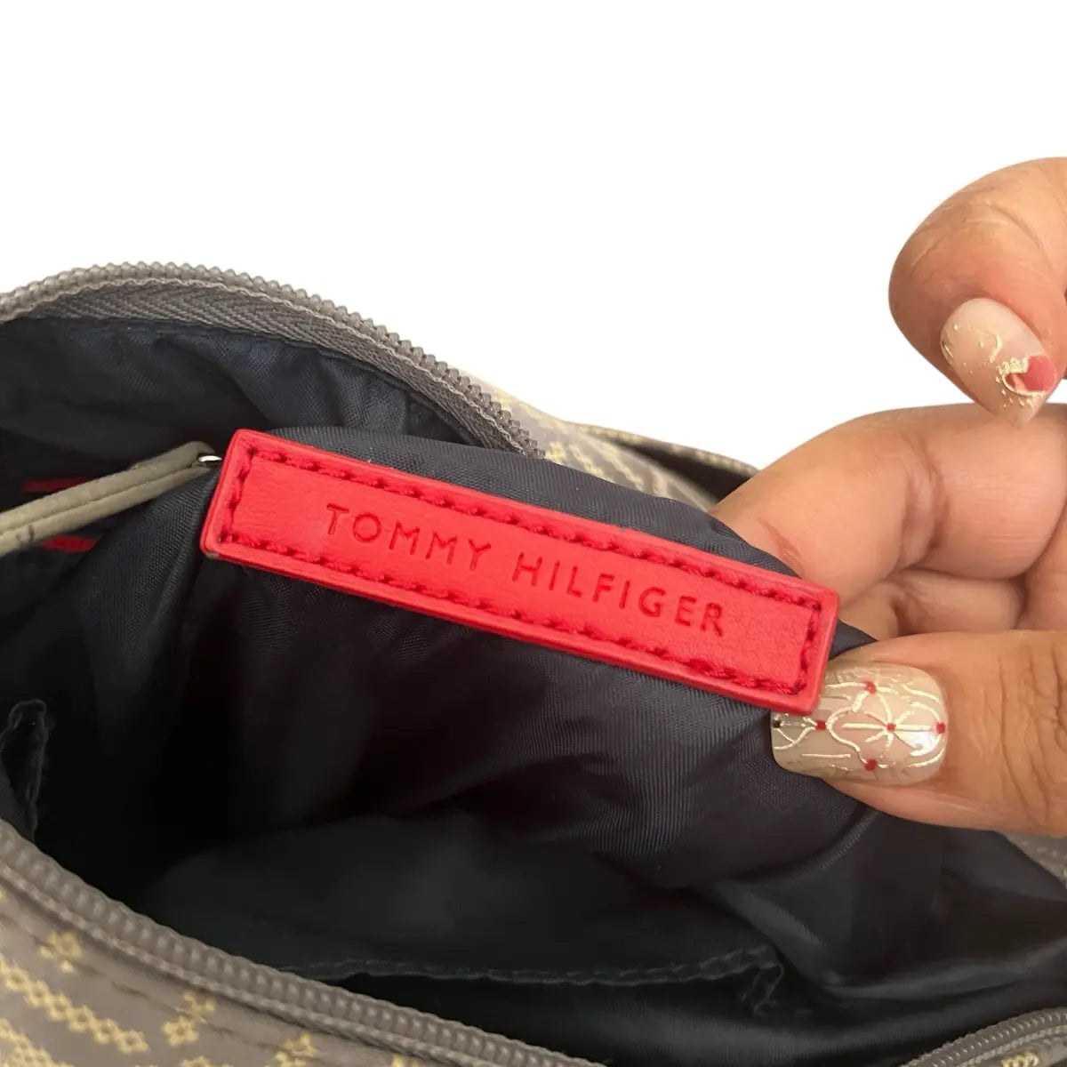 cartera crossbody Tommy Hilfiger logotipado gris