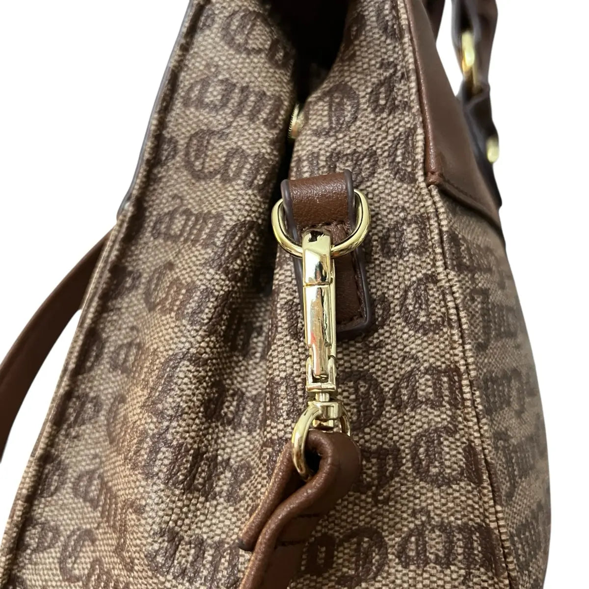 cartera Juicy Couture logotipada café