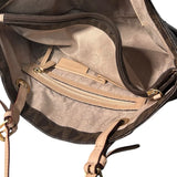 cartera tote Michael Kors café logotipada