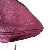 cartera pequeña cruzada color borgoña manette lepore